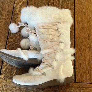 Vintage 90’s Elegant Cream Suede Fur-Trimmed Heeled Boots 10 M